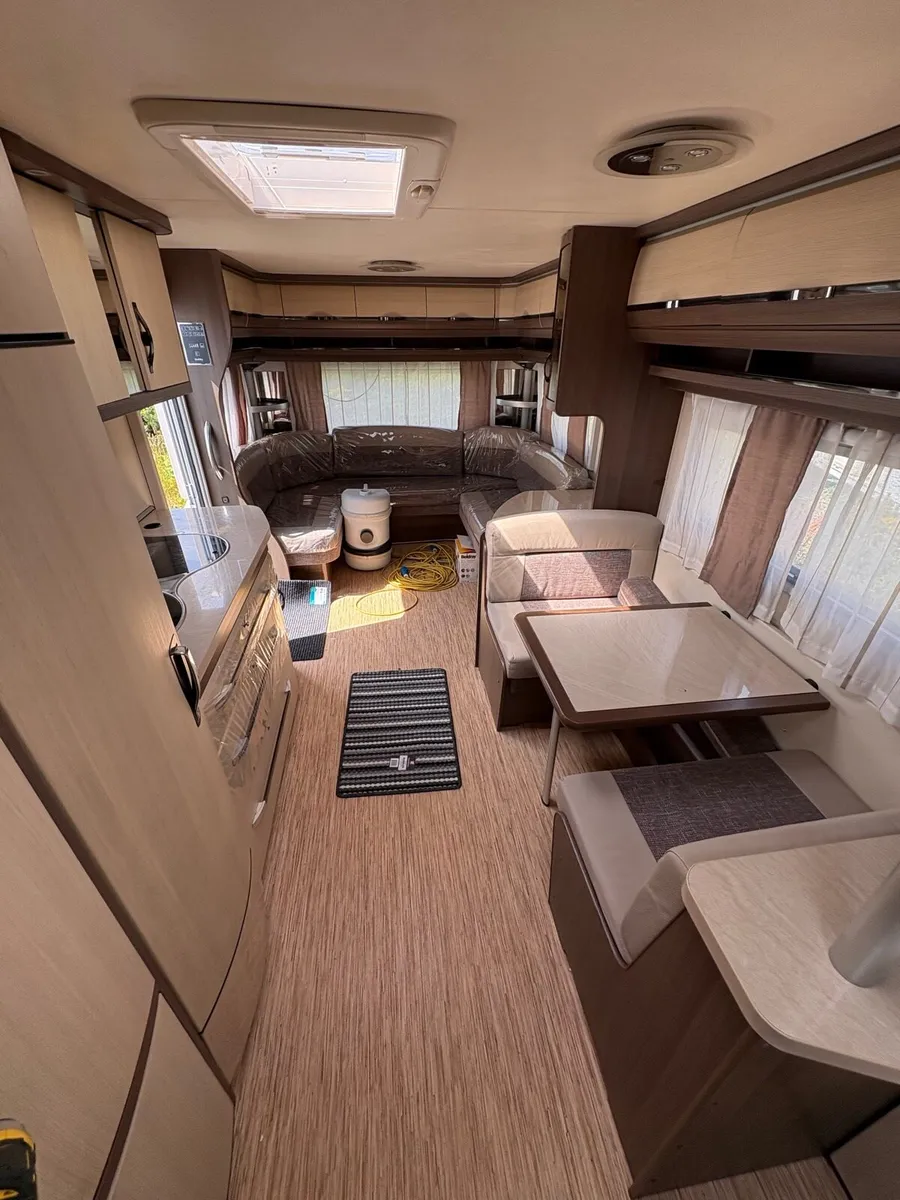 2016 Hobby Prestige 6 Berth Fixed Bed Caravan - Image 4