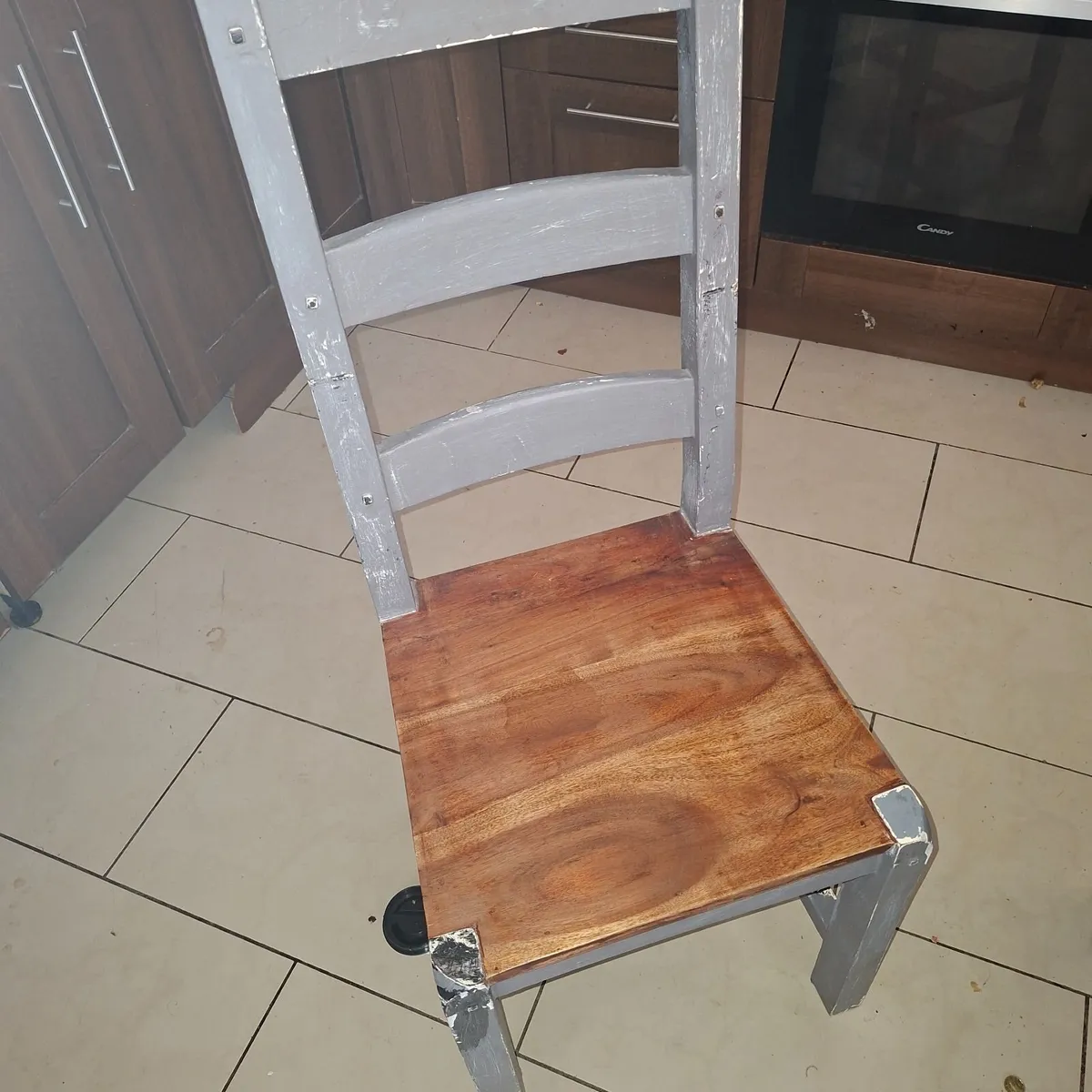 Kitchen Table and 4 chairs plus leather sofa - Image 2