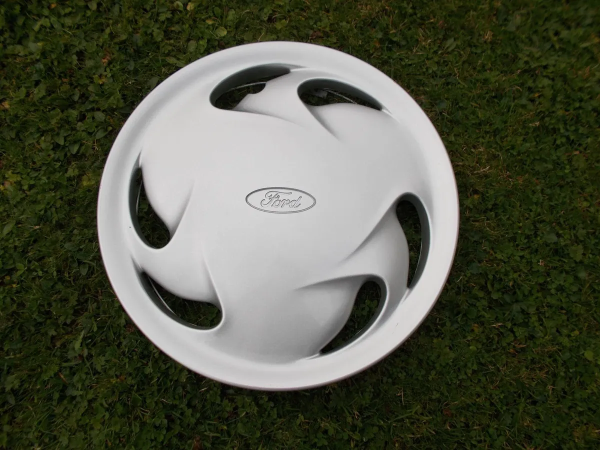 1990's Ford Hub Cap **NEW** Spare - Image 1