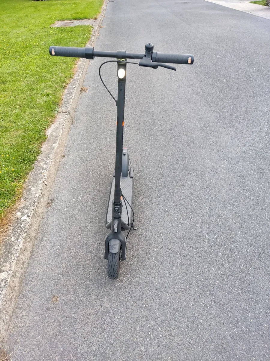 Segway F2 E Ninebot Electric Scooter - Black - Image 3