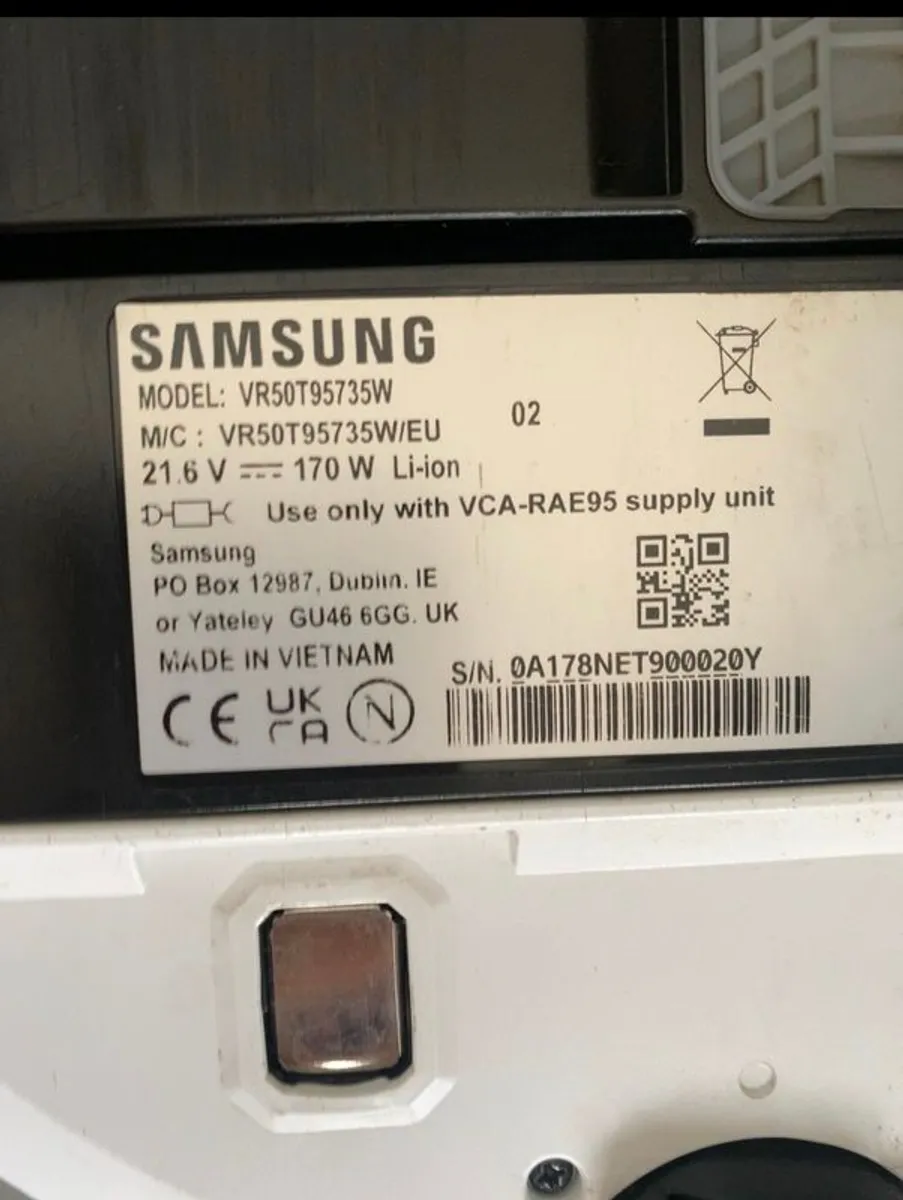 Samsung Jet Bot Robot Vacuum with Clean Station (VR50T95735W) Spares or Repair - Image 3