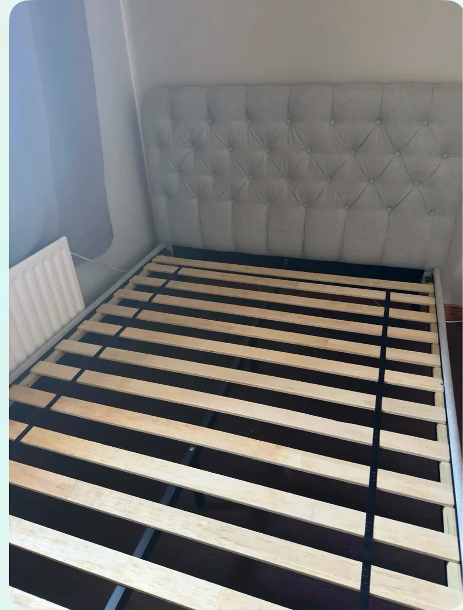 King size bed - Image 2