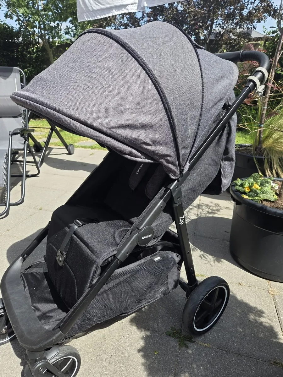Child Stroller - Image 1