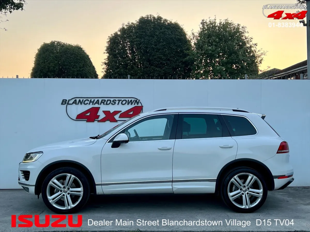 Volkswagen Touareg 3.0 TDI 262BHP VAT QUALIFIED - Image 3