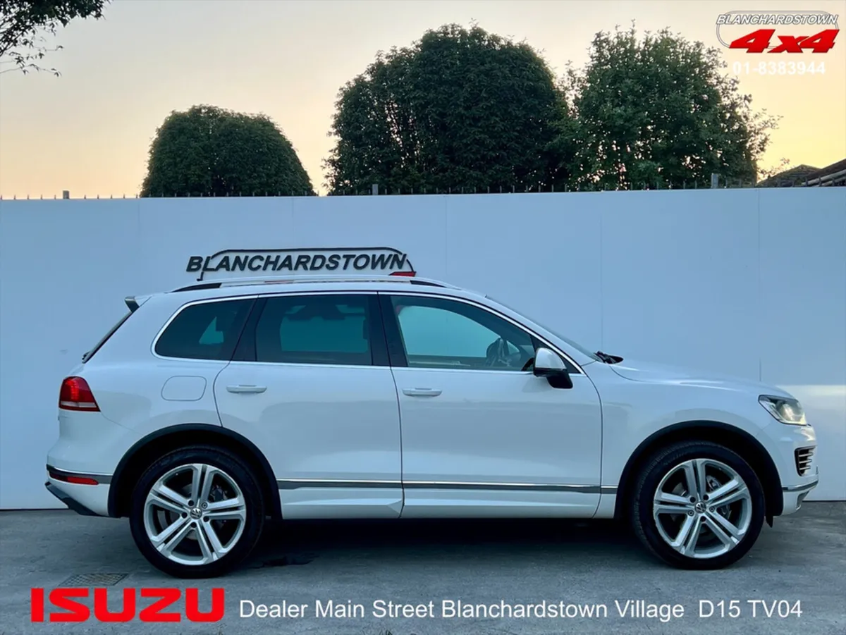 Volkswagen Touareg 3.0 TDI 262BHP VAT QUALIFIED - Image 4