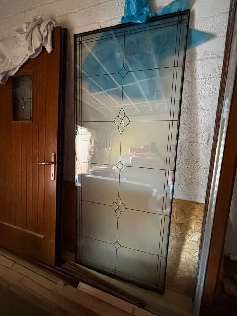 Side door glass - Image 3