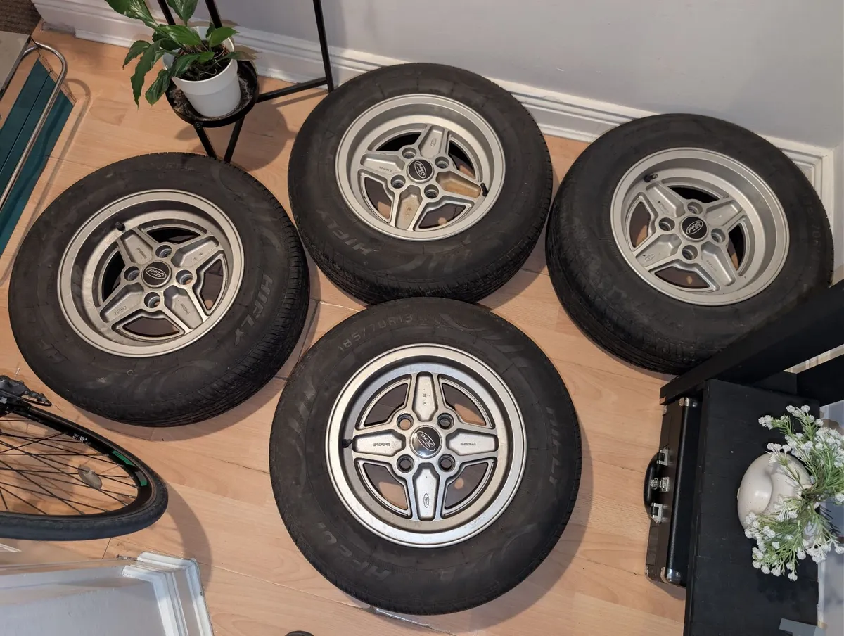 Ford Capri / Classic Ford Alloy Wheels – Set of 4 - Image 1