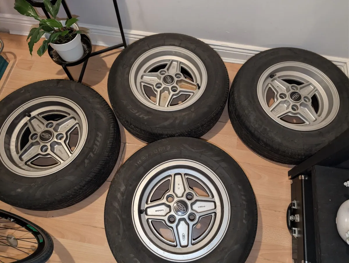 Ford Capri / Classic Ford Alloy Wheels – Set of 4 - Image 2