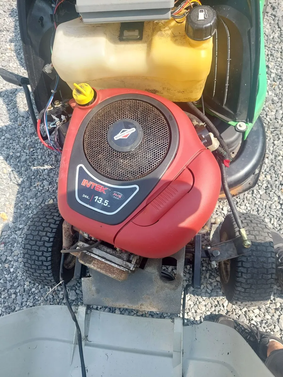Tractor lawnmower - Image 2