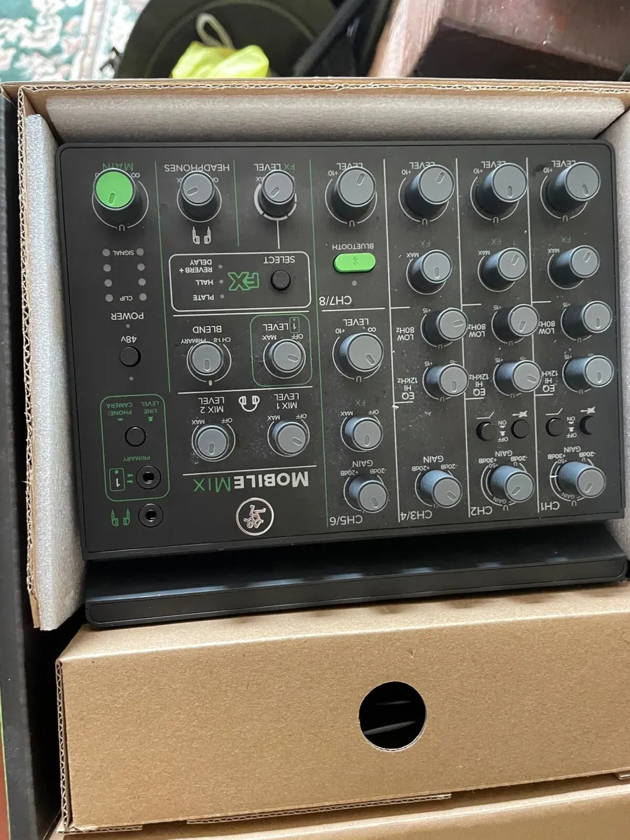 mixing desk - Image 4