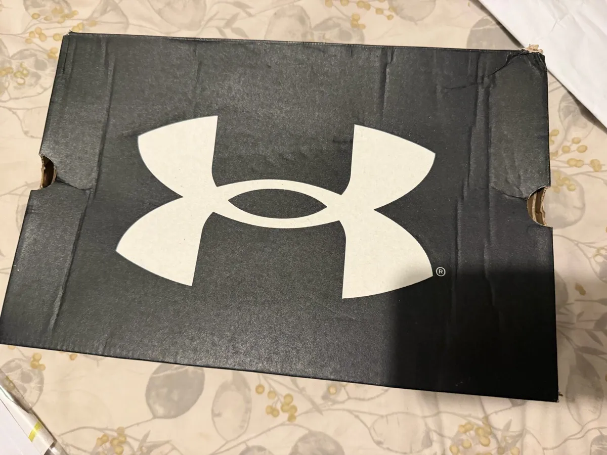 Brandnew Under Armour - Size 7 - Image 2