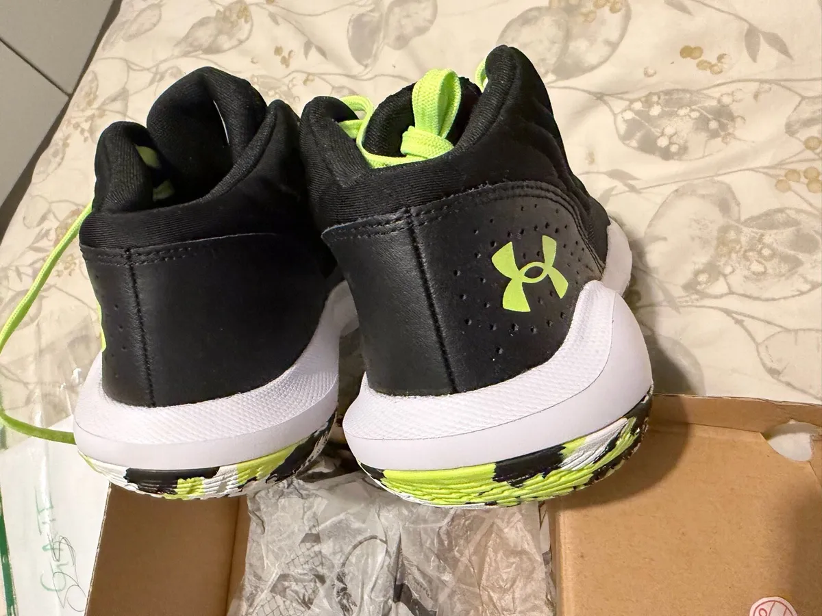 Brandnew Under Armour - Size 7 - Image 3