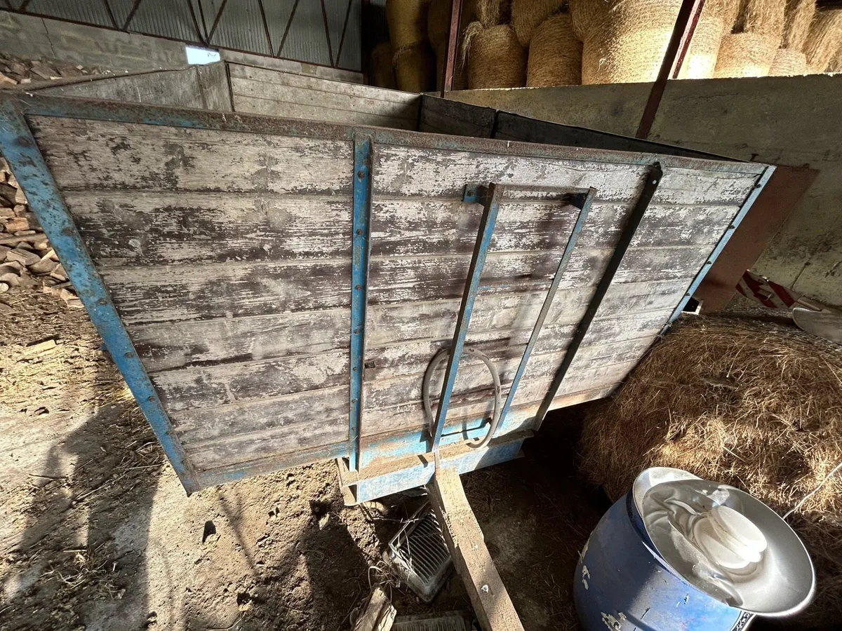 Trailer - Image 1
