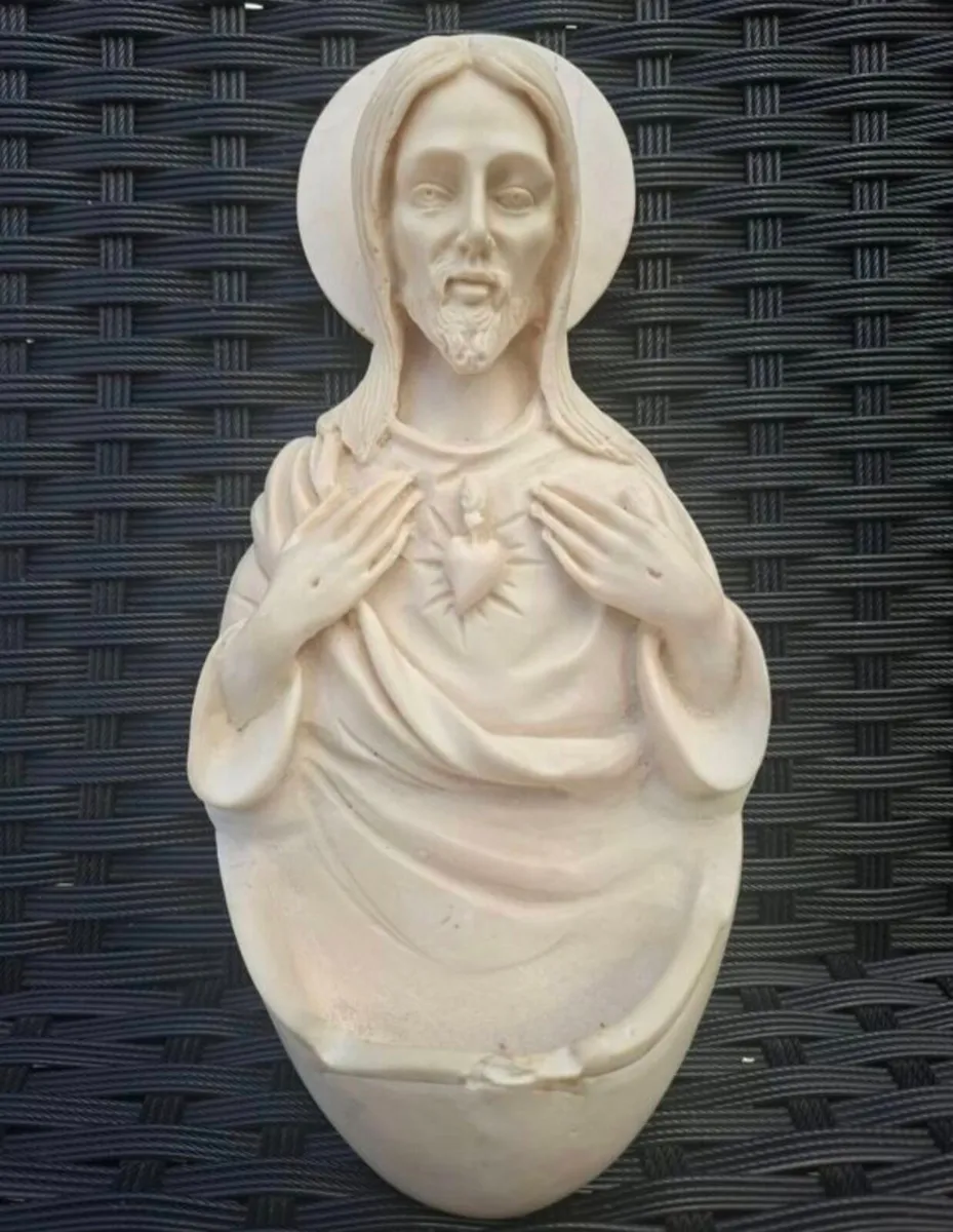 Vintage 1950's Jesus Sacred Heart Holy water Font - Image 2
