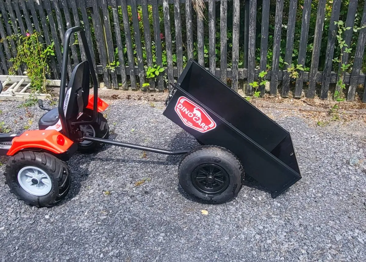 Dinocars Massey Ferguson Go kart and trailer - Image 3