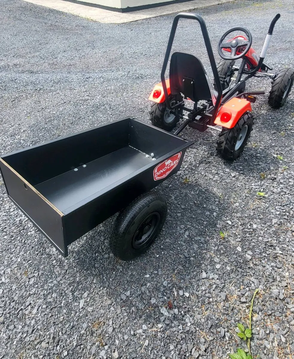 Dinocars Massey Ferguson Go kart and trailer - Image 4