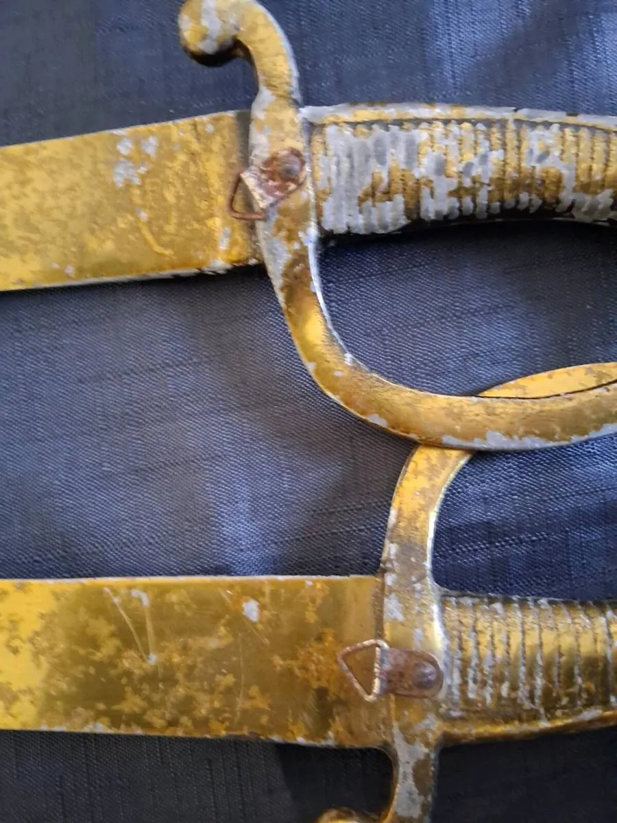 2 Decorative Wall Sword's - Image 3