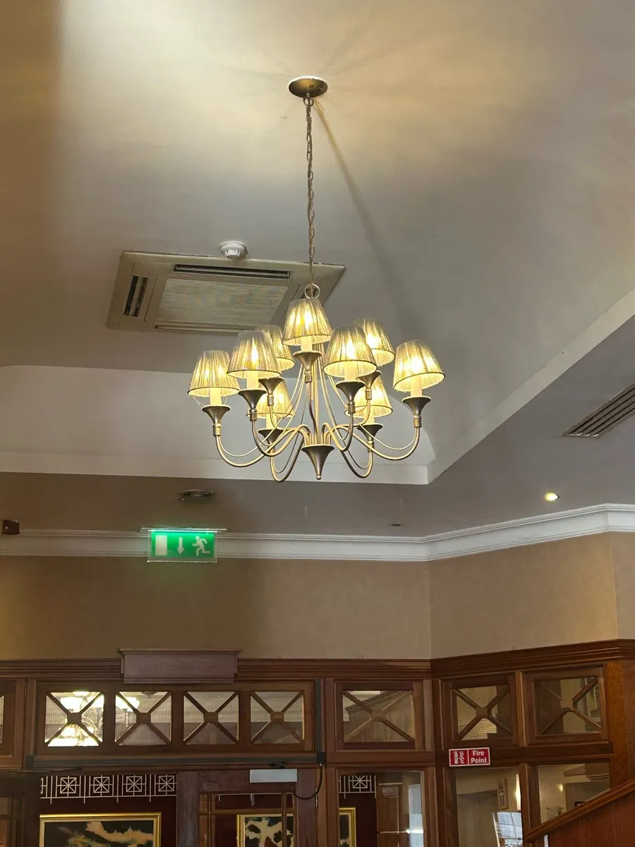 Two tiered chandelier light 9 lights - Image 1