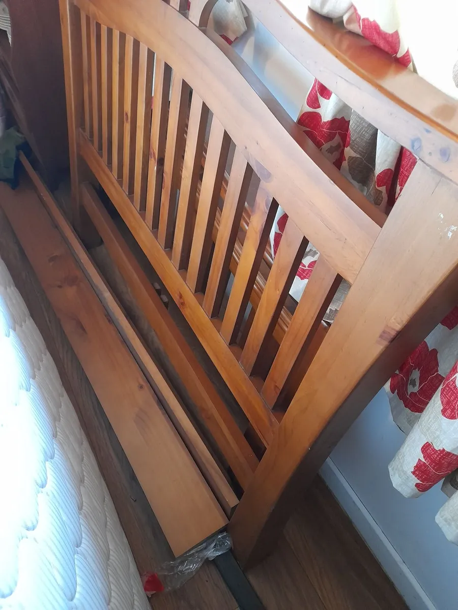 Bed and mattress - Image 2