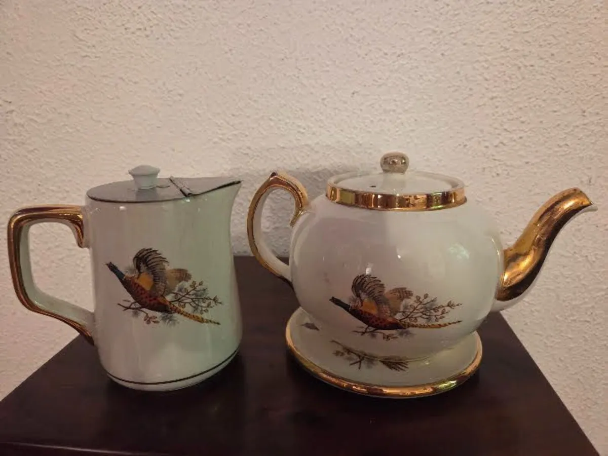 Vintage Carrigaline Teapot, Stand & Hot Water Jug - Image 2