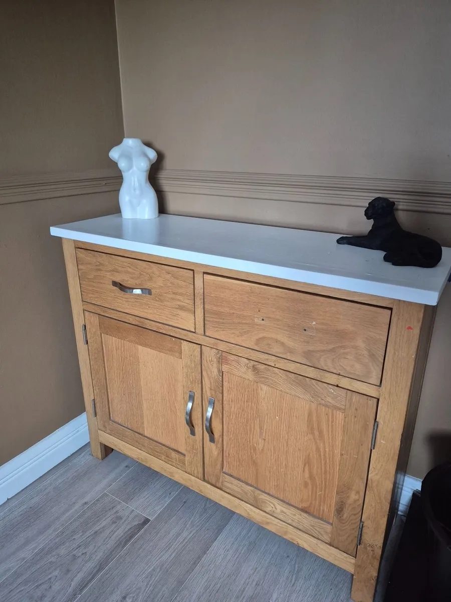 Oak cabinet - Image 1