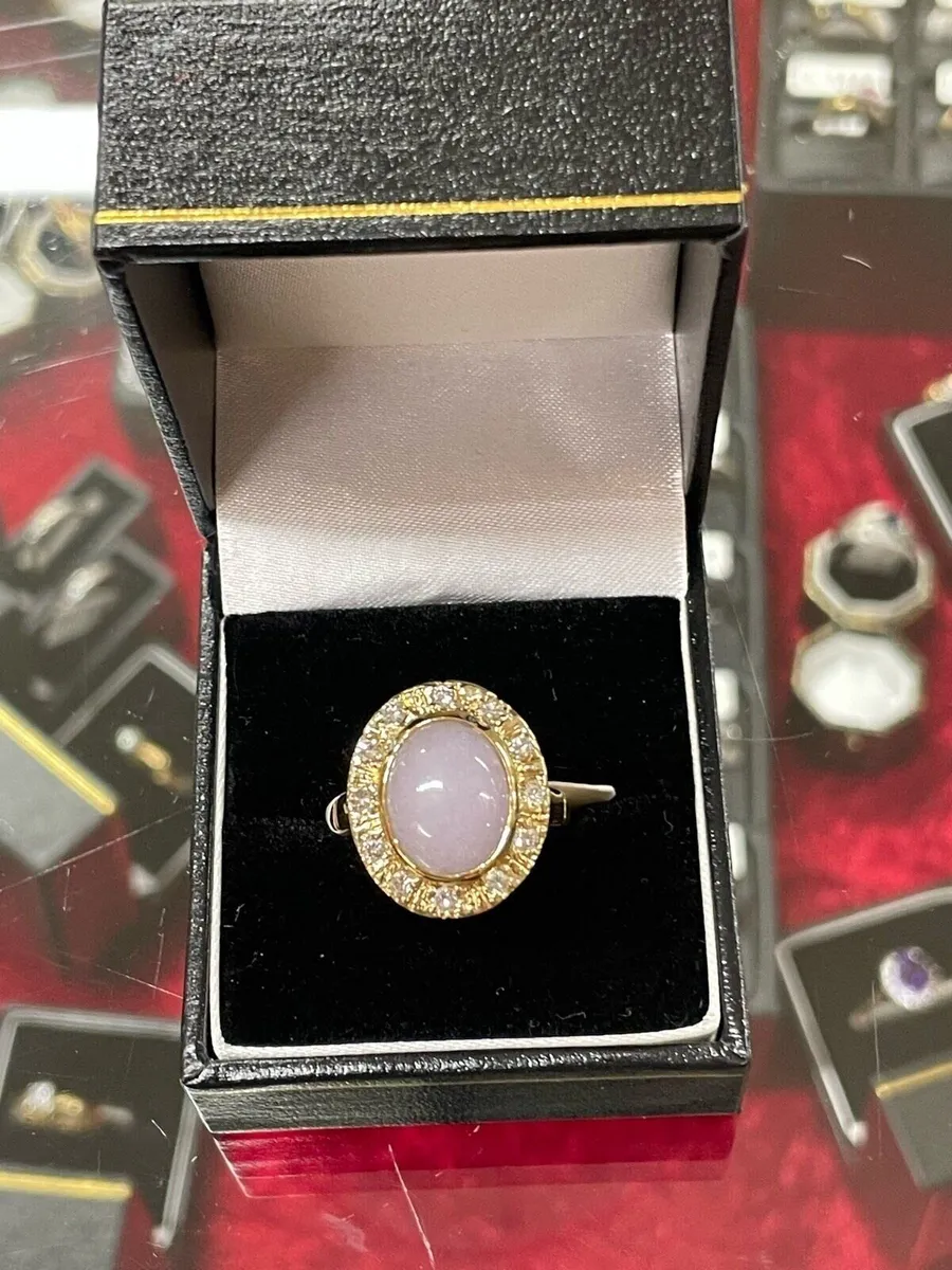 18k gold rose quartz ring with diamonds. - Image 1