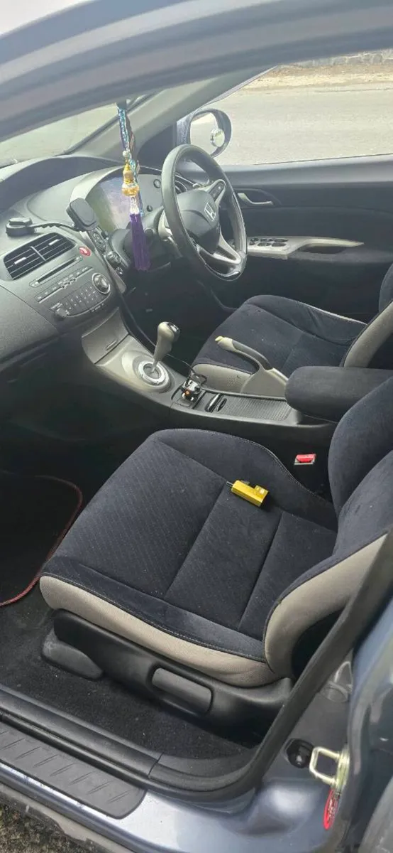 Car - Image 3