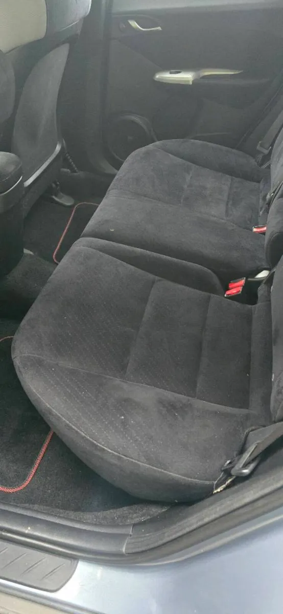 Car - Image 4