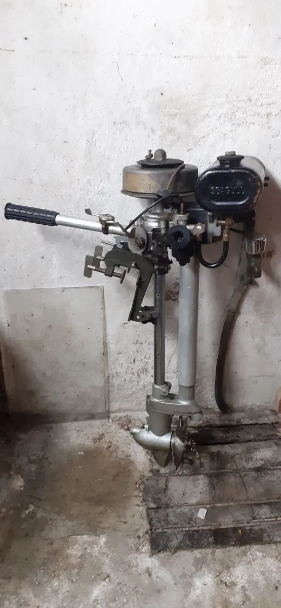 Seagull Outboard Motor - Image 2