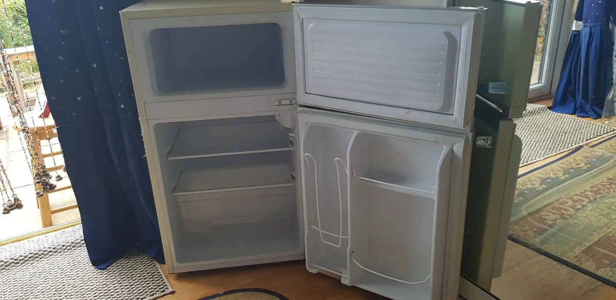 Fridge freezer - Image 2