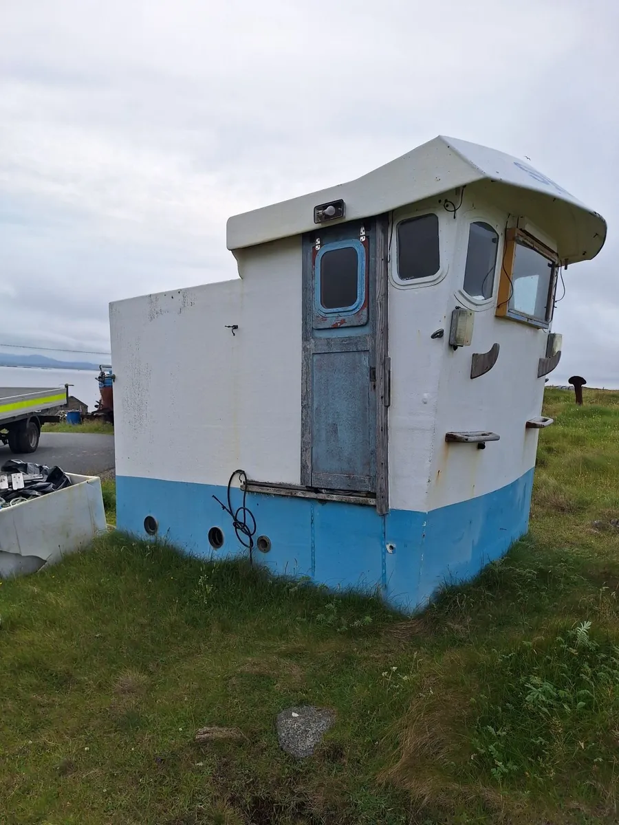 Boat Wheel House - Image 4