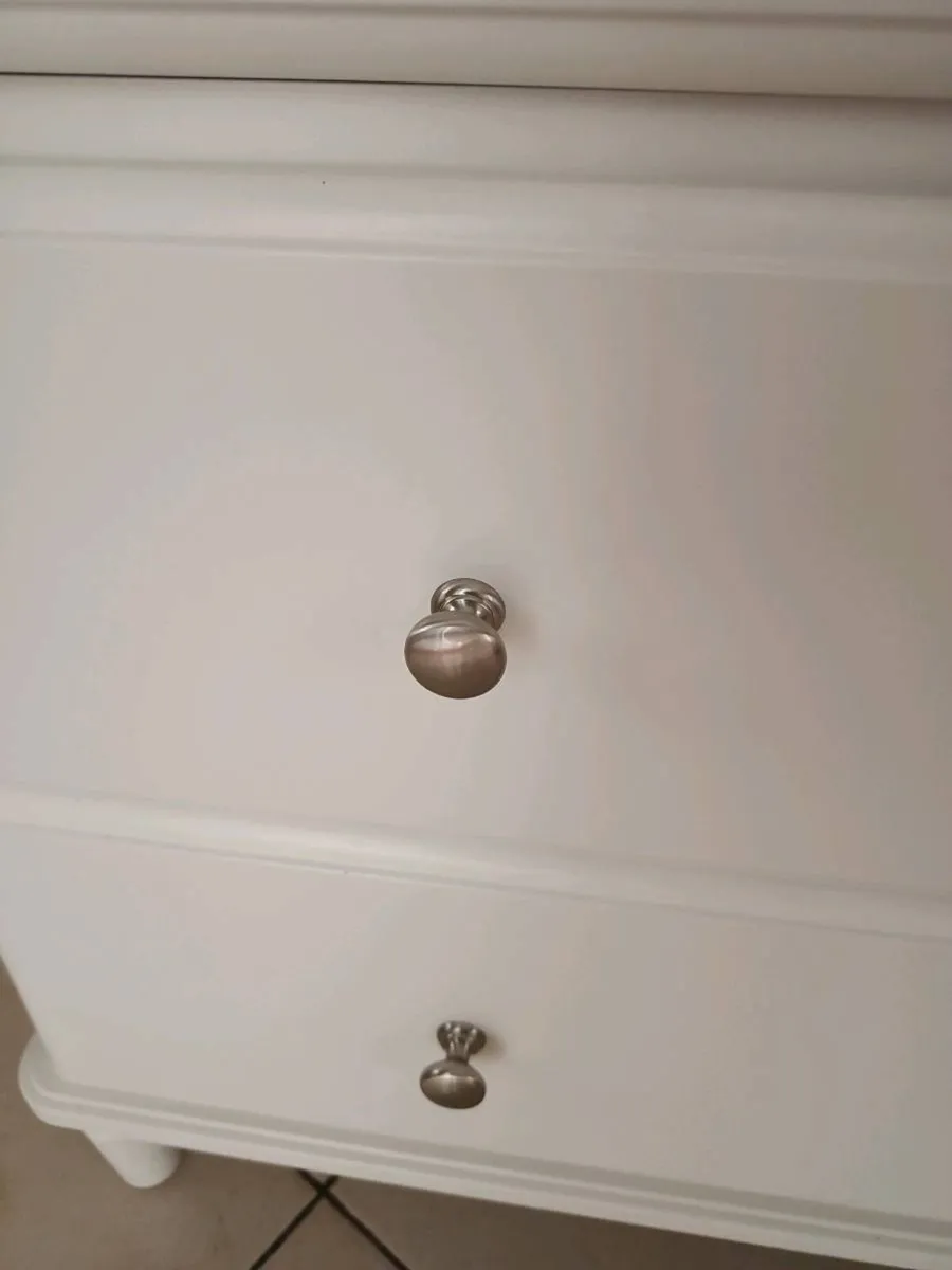 Chest of drawers - Image 1