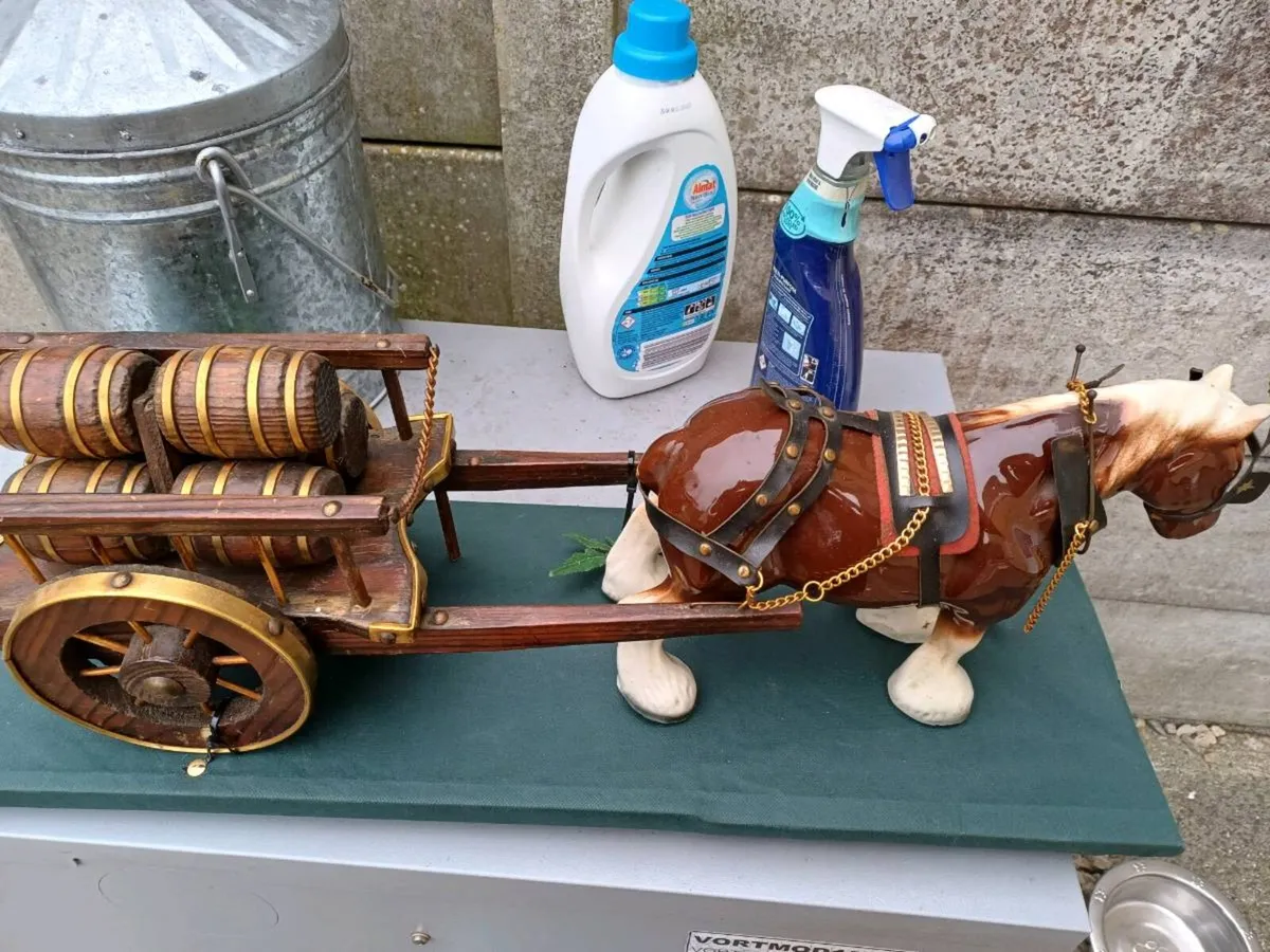 2 Vintage Horse & Carts on Plinth - Image 3