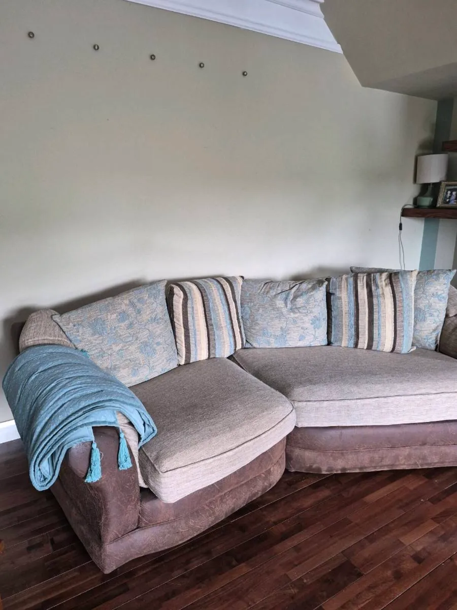 Couch - Image 2