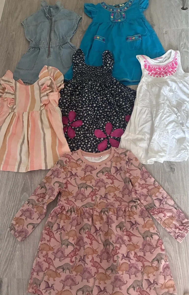 Girl bundle 4-5 years - Image 3
