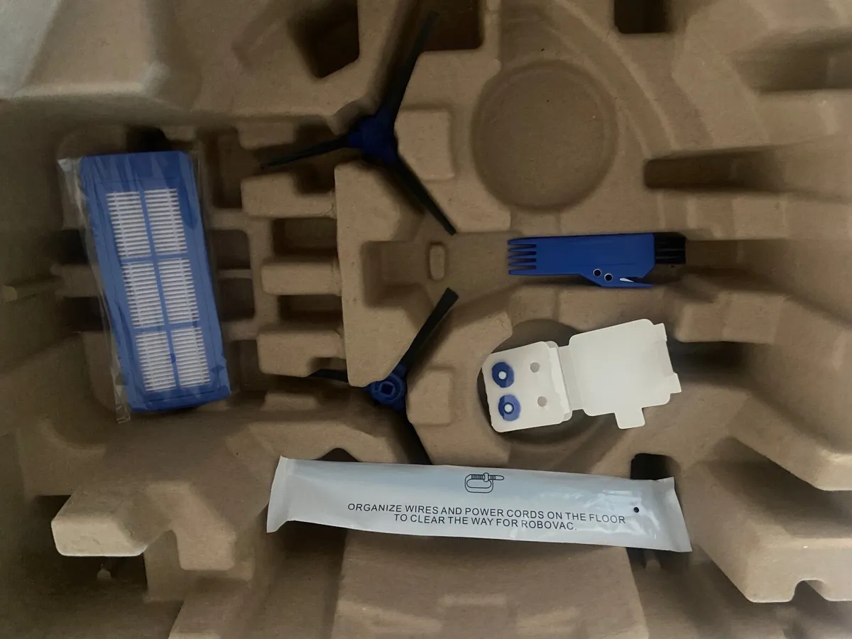 Robo Vac Eufy G10 Hybrid - Image 3