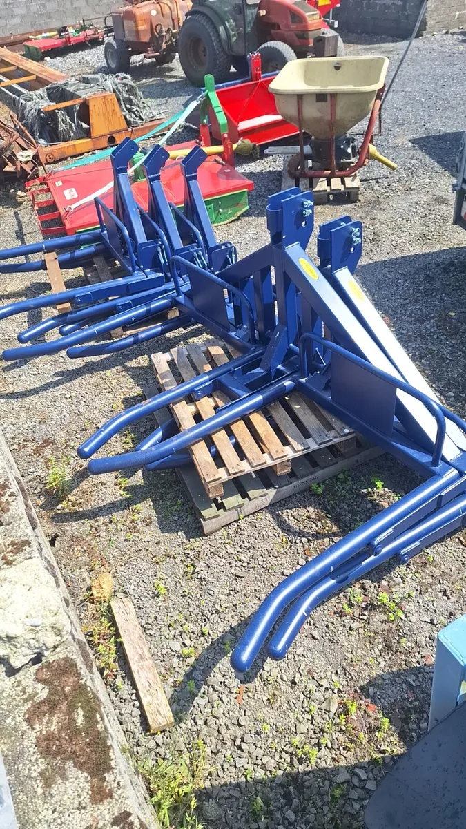 Gormley Heavy Duty Double Bale Lifter - Image 1