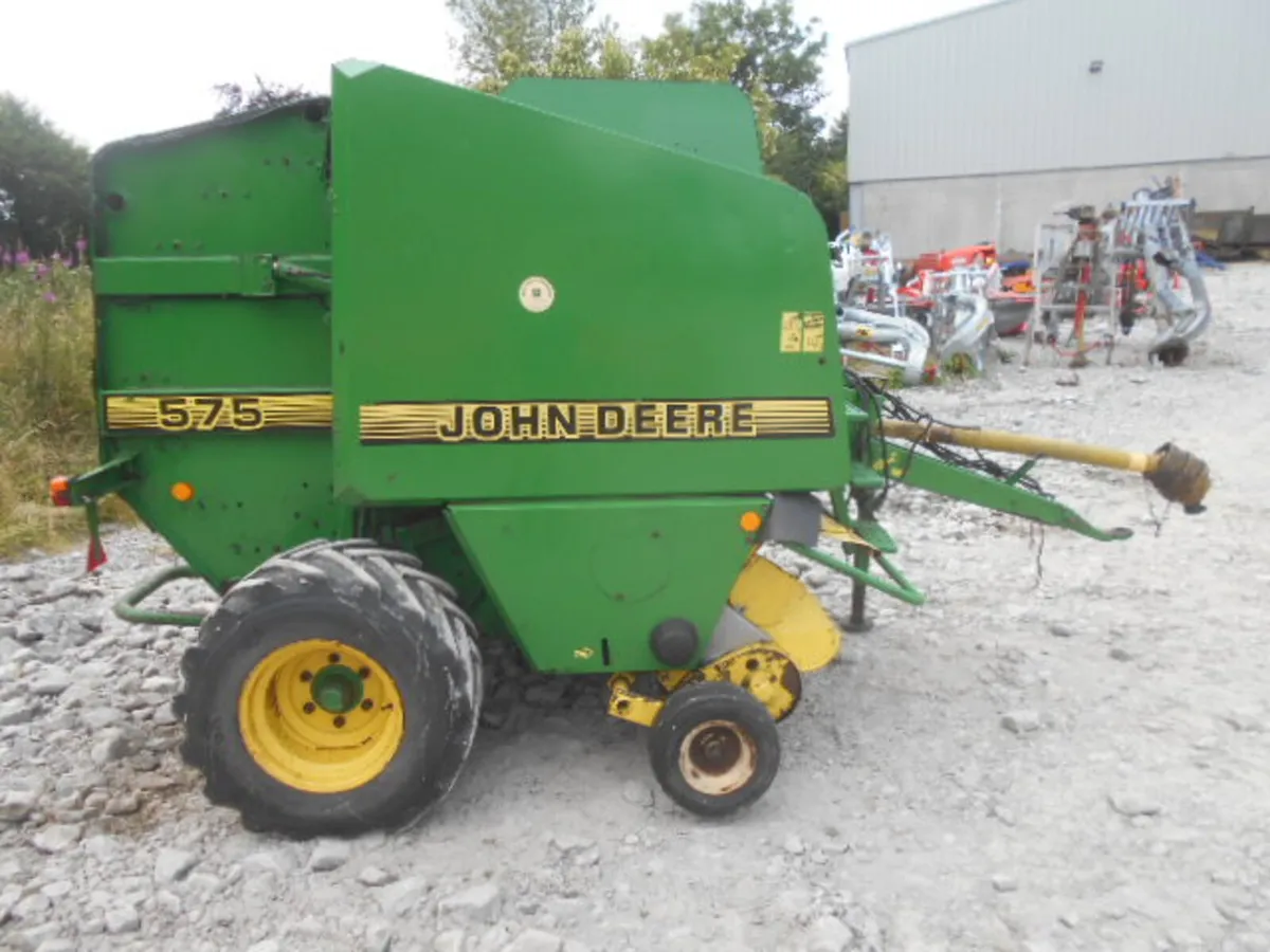 JOHN DEERE 575 CHOPPER BALER - Image 2