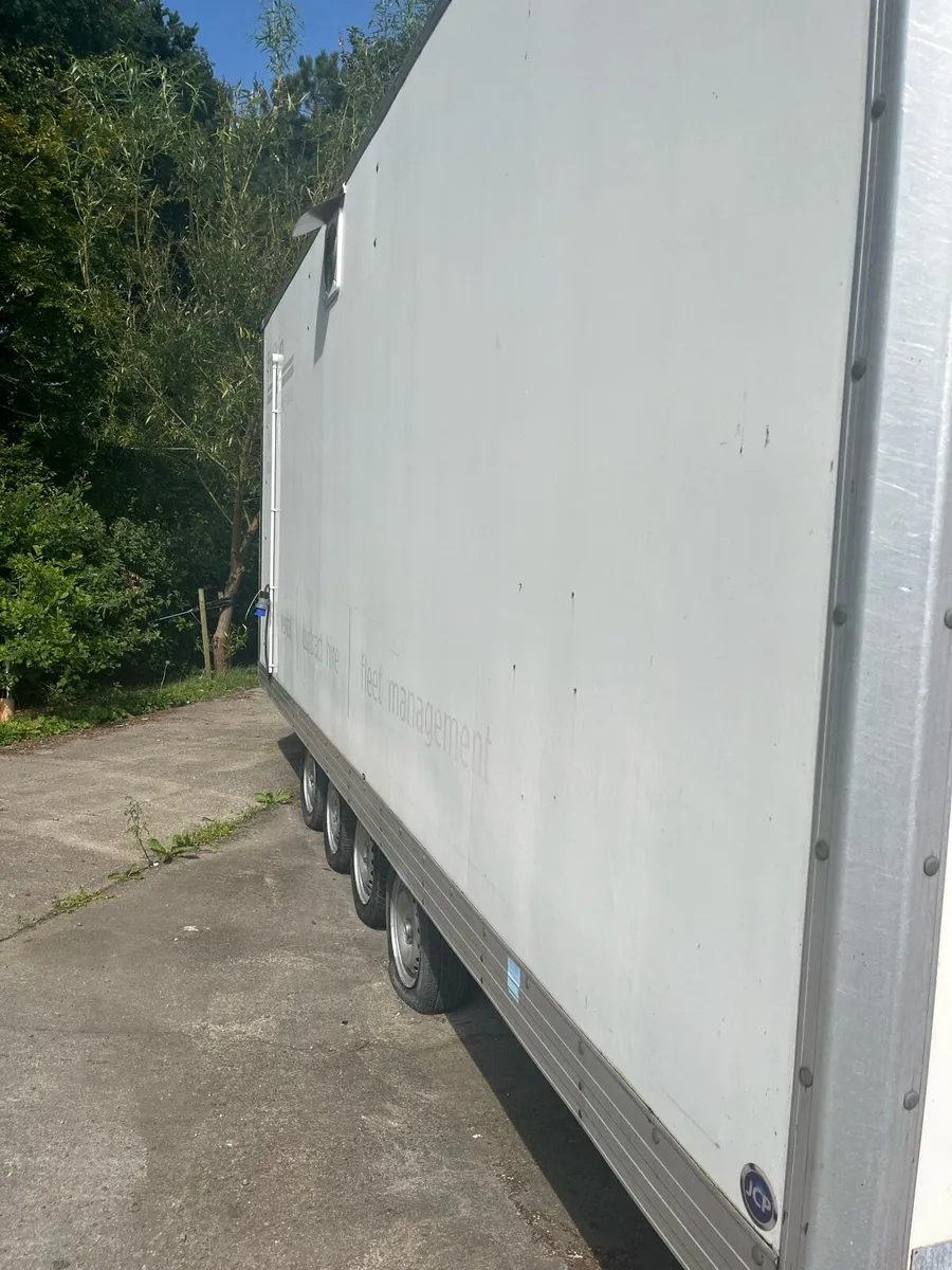 Catering unit - Image 1
