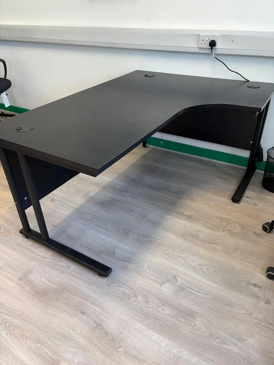 Black Corner Office Desk & Executive Chair. - Image 3