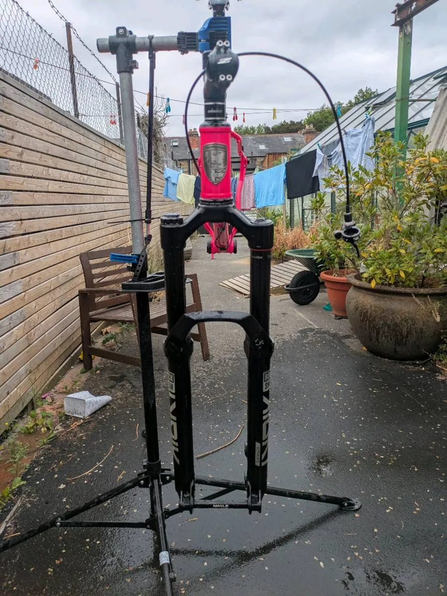Moxie Mx3 frame with fork and dropper post - Image 2
