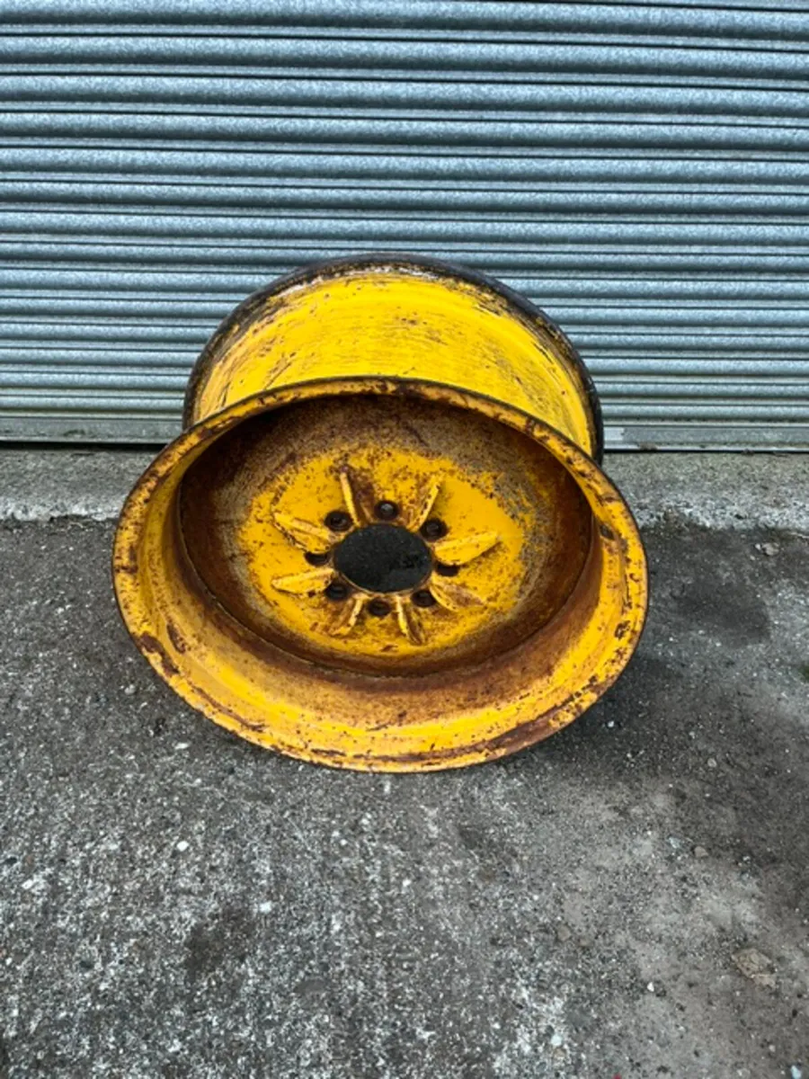 16.9 x 28 MF Back Wheel to suit 50B or 50 - Image 2