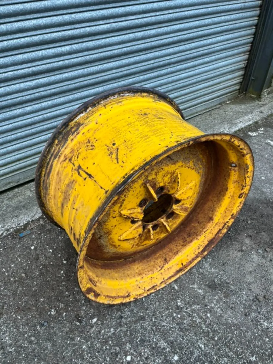 16.9 x 28 MF Back Wheel to suit 50B or 50 - Image 3