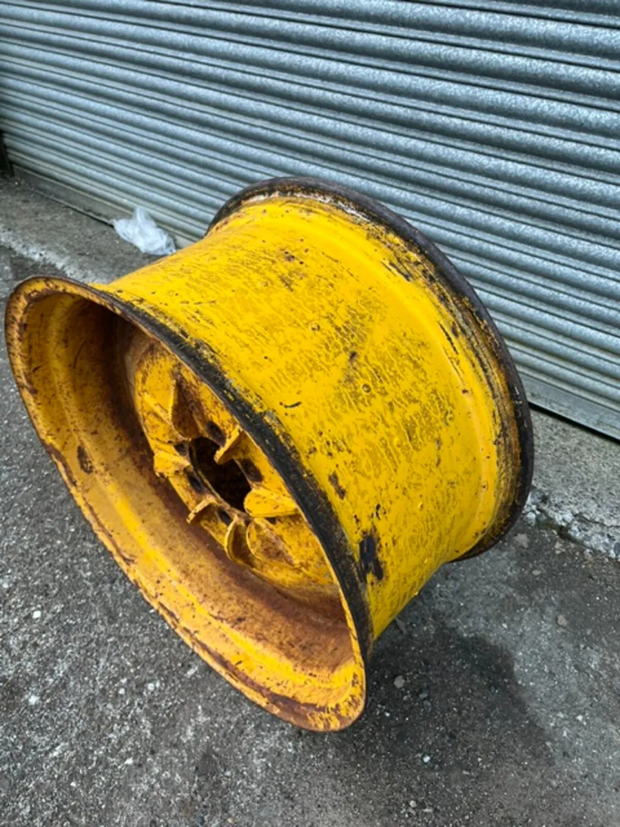 16.9 x 28 MF Back Wheel to suit 50B or 50 - Image 4