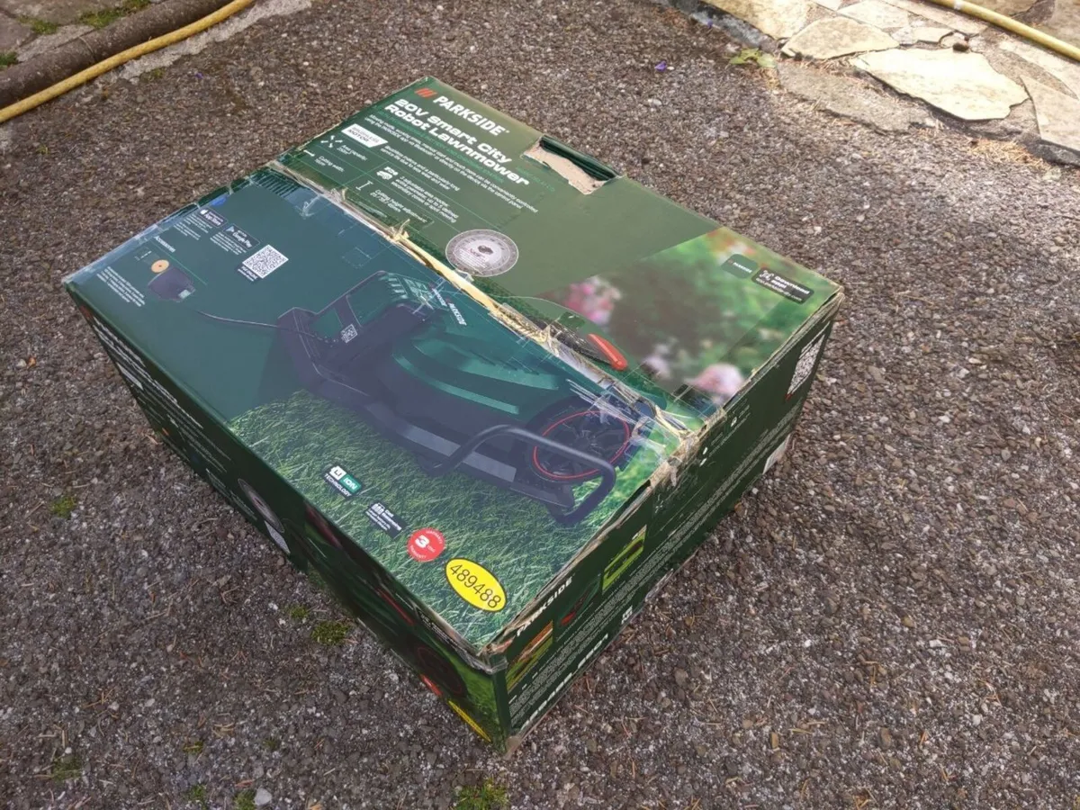 Robot Lawnmower (20v Smart City.) - Image 2