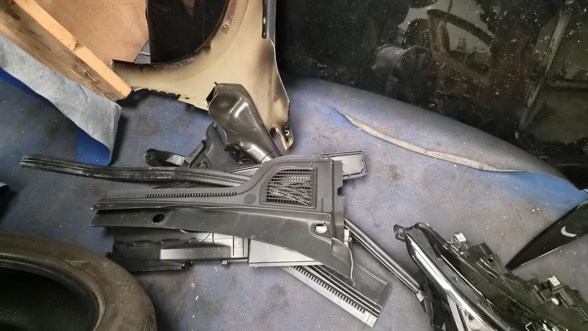 Volkswagen Golf mk8 front parts - Image 4