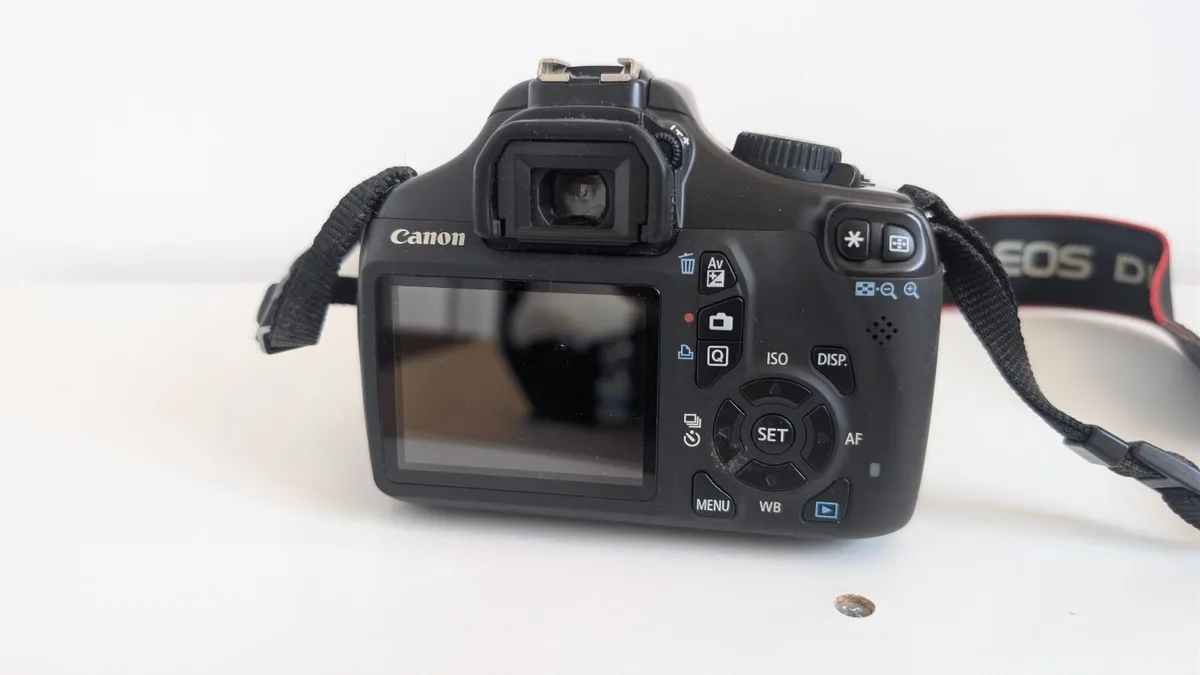 Canon EOS 1100D - Image 3