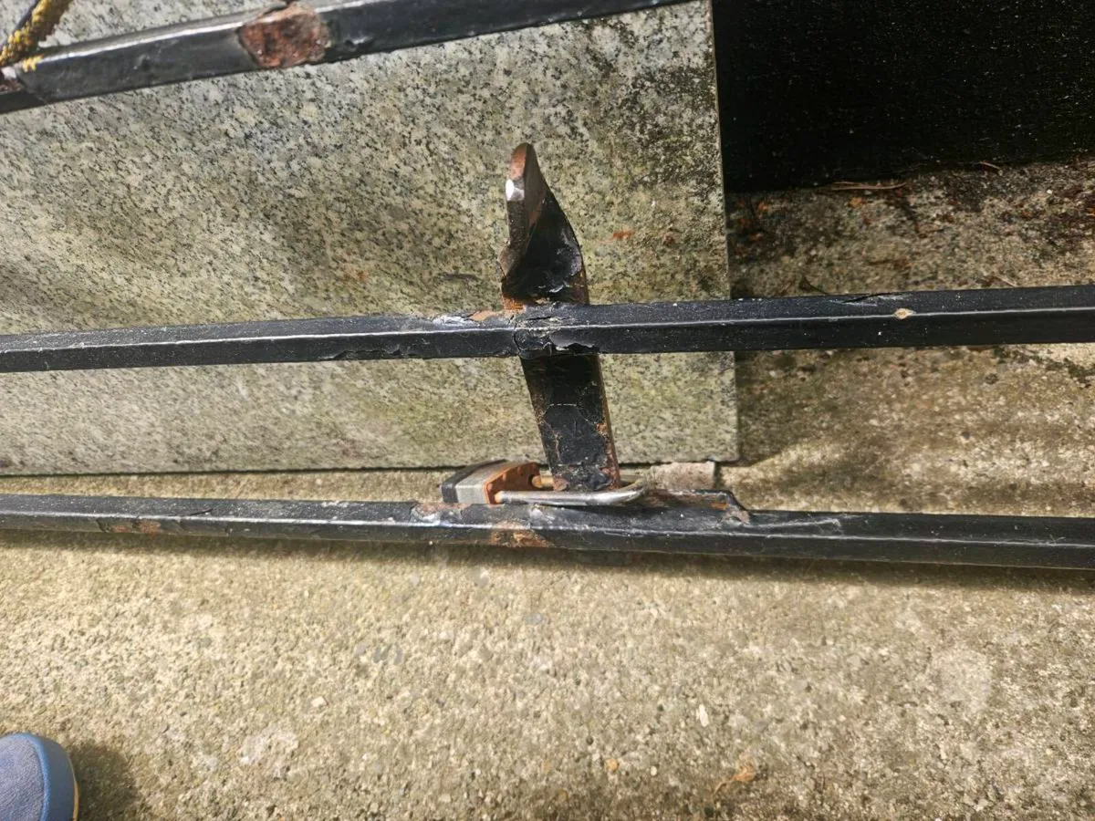 Cast iron vintage side gate - Image 4