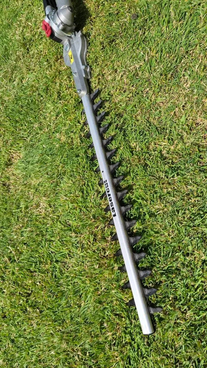 Parkside Long-Reach Hedge Trimmer - Image 3