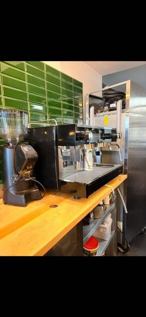 Gaggia coffee machine & Grinder - Image 3